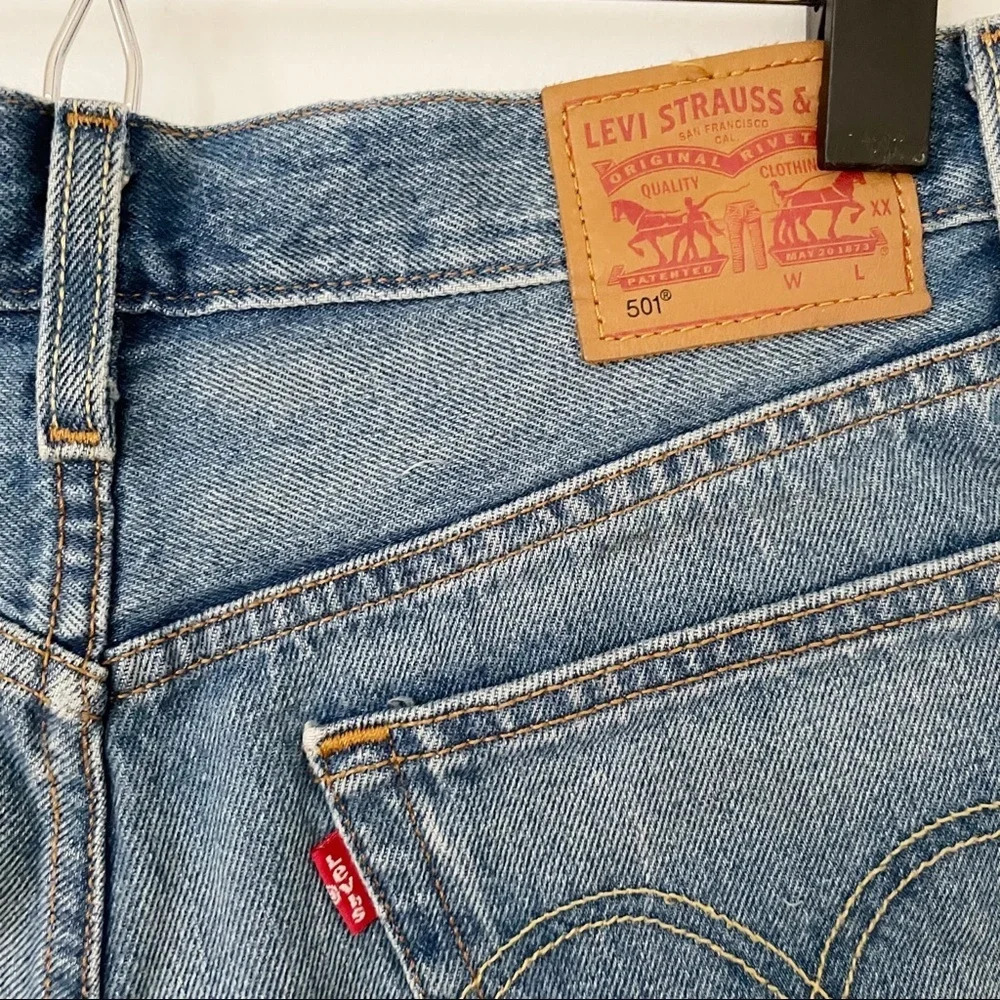 Levi’s 501 jean shorts 27 - Picture 5 of 6